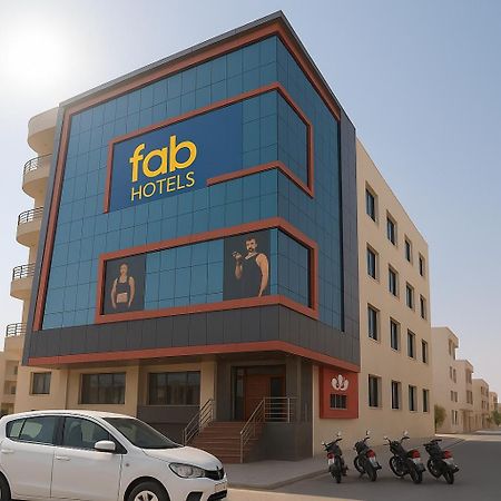 Fabhotel The Golf Inn Noida Extérieur photo
