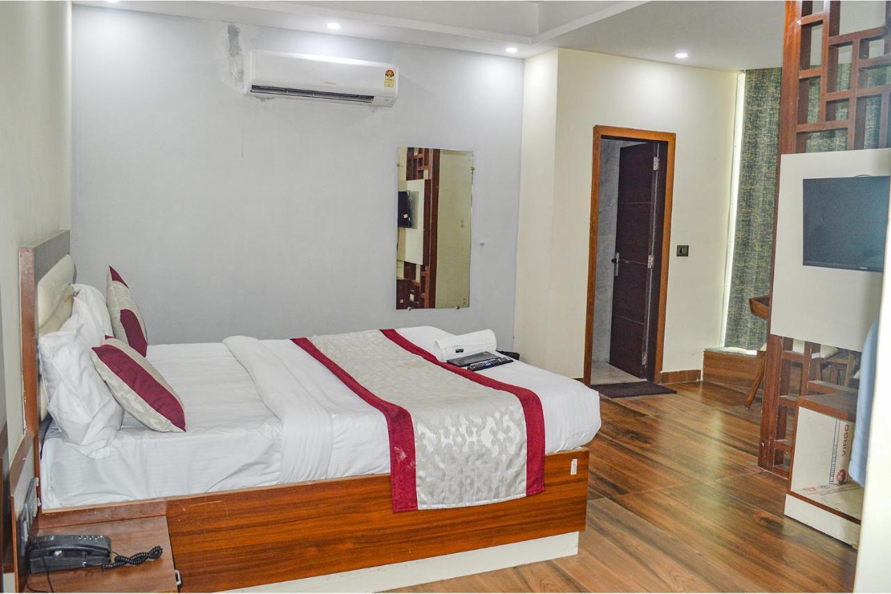 Fabhotel The Golf Inn Noida Extérieur photo
