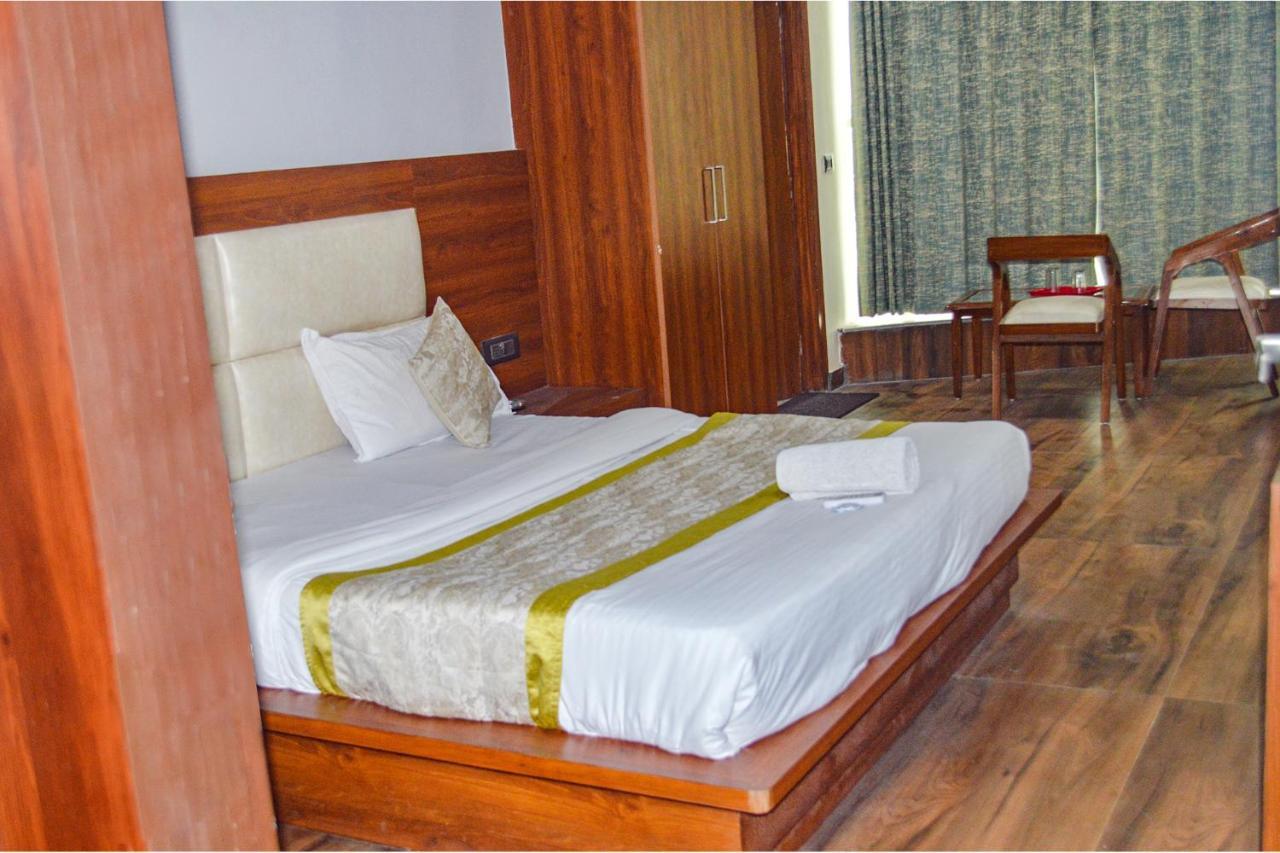 Fabhotel The Golf Inn Noida Extérieur photo