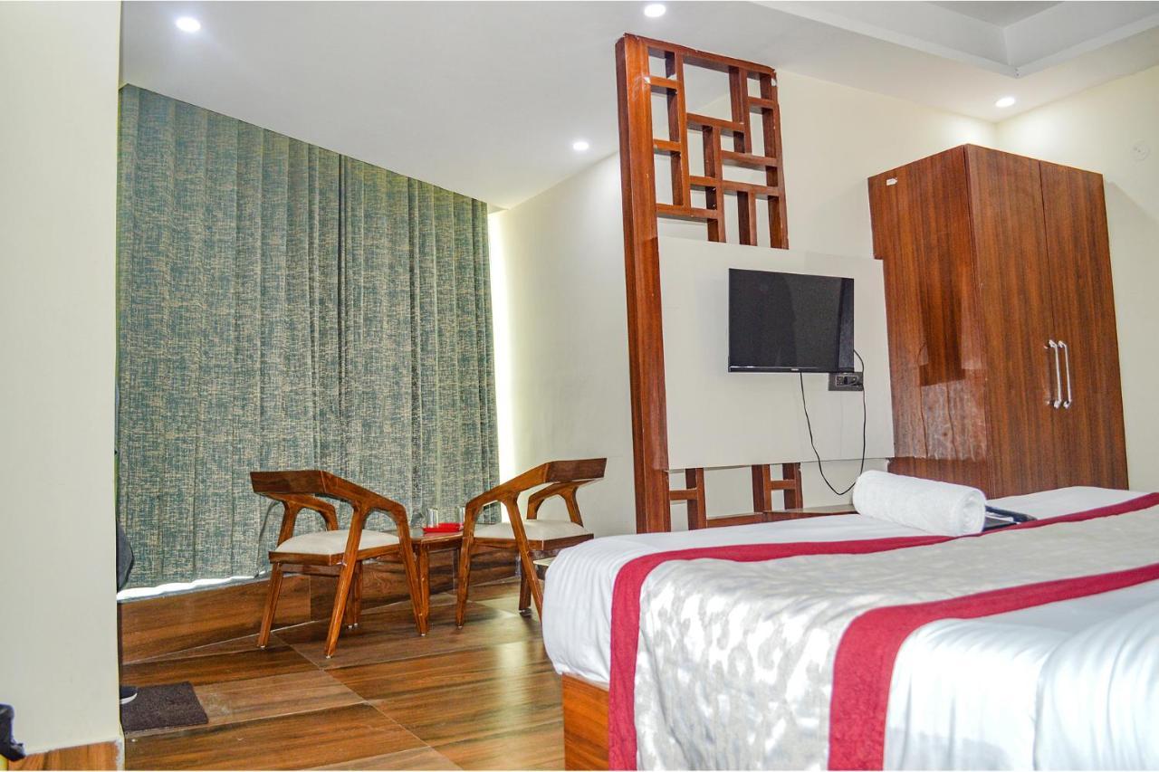 Fabhotel The Golf Inn Noida Extérieur photo
