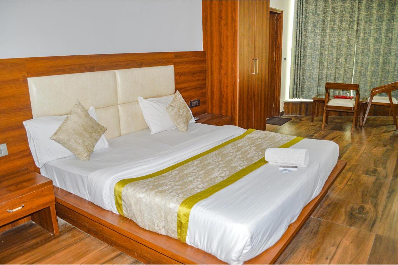 Fabhotel The Golf Inn Noida Extérieur photo